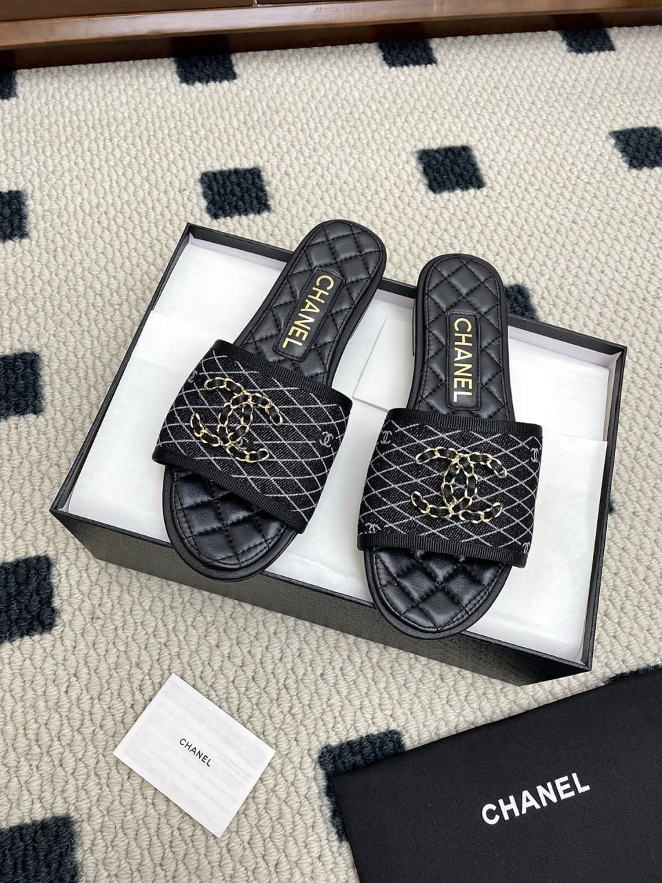 Chan3ll shoes