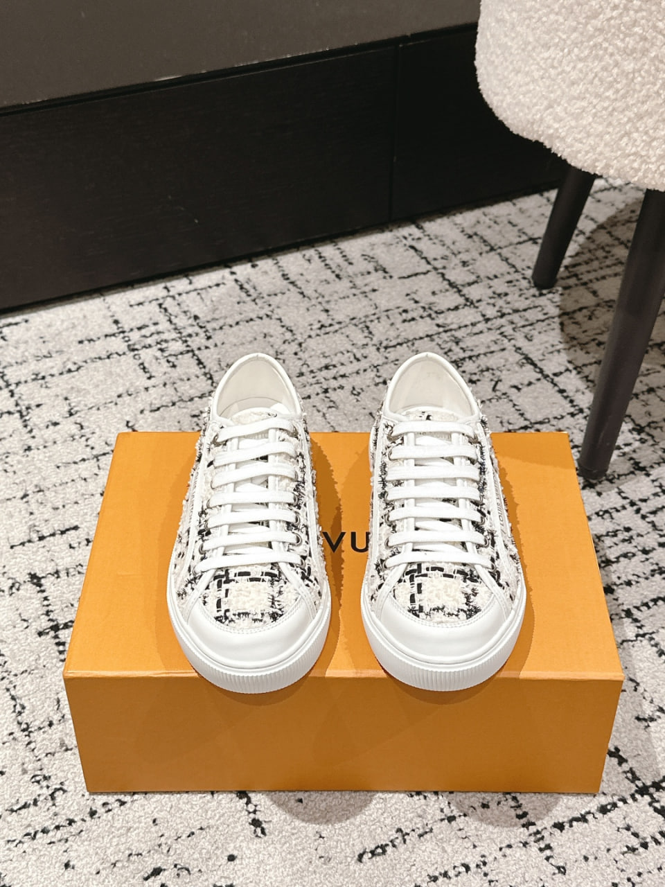 L5VV shoes